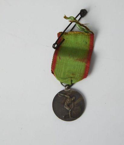 null Médaille du 2eme Congrès Archéologique du Caire 1909 avec ruban vert à liseré...