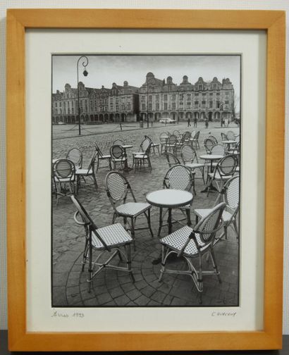 null C GUFFROY ( XXe).

La Grand Place d'ARRAS

Photographie en noir et blanc contresignée...