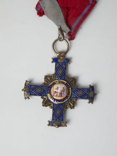 Croix de chapitre d'Arras en vermeil et émaux...