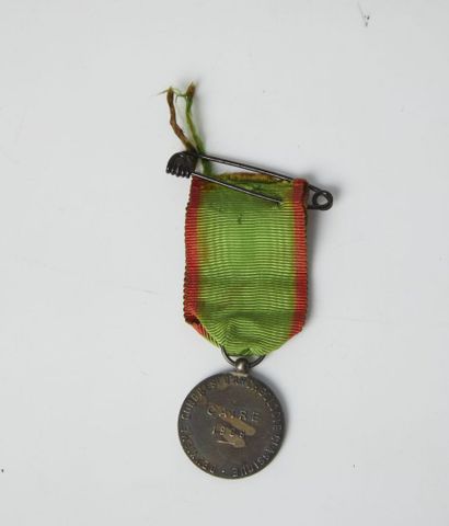 null Médaille du 2eme Congrès Archéologique du Caire 1909 avec ruban vert à liseré...