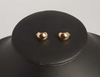 null Pair of earrings in gold 750/1000e in the shape of quarter of creole. Weight:...