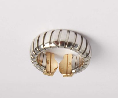 null BULGARI .

Ring tubogas model SERPENTI in yellow gold and steel set with small...