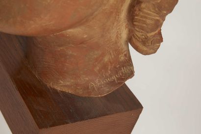 null Albert BOUQUILLON (1908-1997). 

Tête de femme,

Sculpture en terre cuite chamottée...