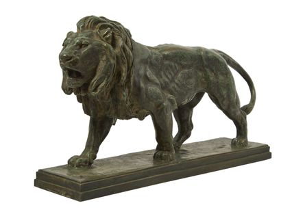 null ANTOINE-LOUIS BARYE (1796-1875)

Lion Marchant.

Sculpture en bronze à patine...