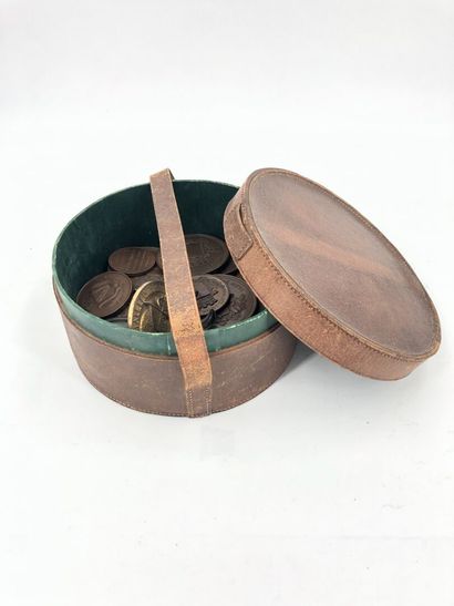 null Set of 28 medals mainly in copper contained in a circular leather case including...