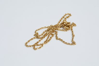 null Gold chain.
Weight: 3.2gr