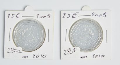 null Lot of two 25 euro coins in Silver. Year 2009.
Weight : 18 gr / piece.