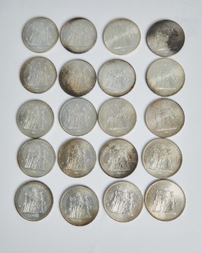 null A set of 20 pieces of 50 francs silver Hercules.
Total weight about: 606gr