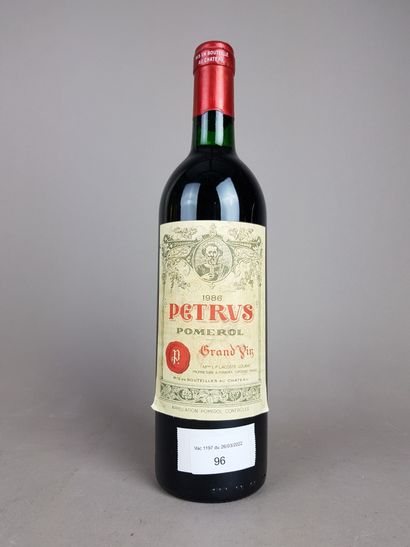 bouteille de Petrus, Pommerol, Grand Vin, 1986