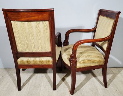 null PAIR OF Empire-style ARMCHAIRS
Solid mahogany, armrests with dolphin heads,...
