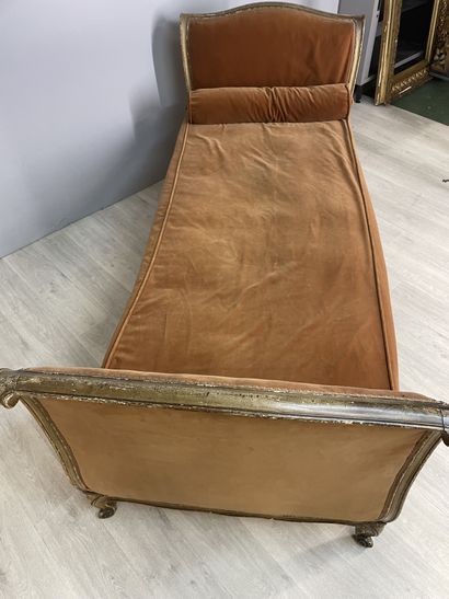 null Louis XV style REST BED in patinated and molded wood with scrolled armrests,...