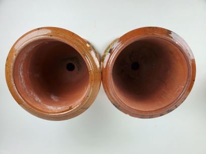 null ANDUZE BOISSET
Pair of terracotta vases with their bowls, green and brown marbled...