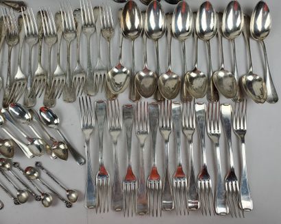 null LOT of silverware, including flatware, napkin rings and miscellaneous. Various...
