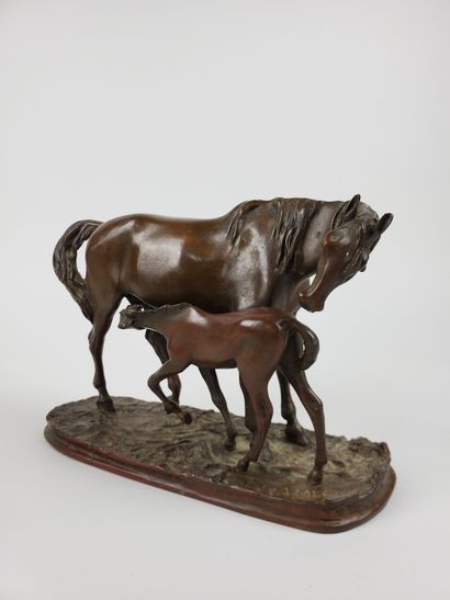 null After Pierre-Jules MÈNE (1810-1879) 
"Mare and foal
Bronze group with brown...
