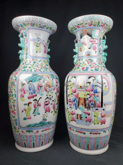 null CHINA, 20th century
Pair of famille rose baluster vases in polychrome porcelain,...