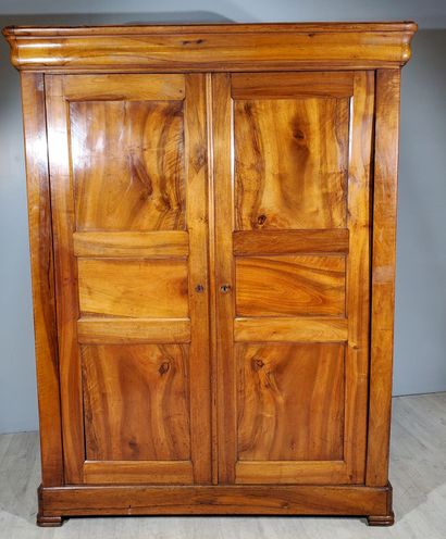 null Louis-Philippe style ARMOIRE
Solid cherry, spruce frame, opening with two panelled...