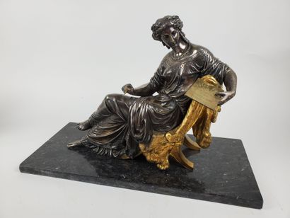 null François Clément MOREAU (1831-1865)
"Reclining antique woman with tablet"
Bronze...