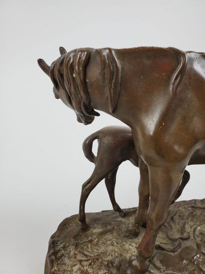 null After Pierre-Jules MÈNE (1810-1879) 
"Mare and foal
Bronze group with brown...
