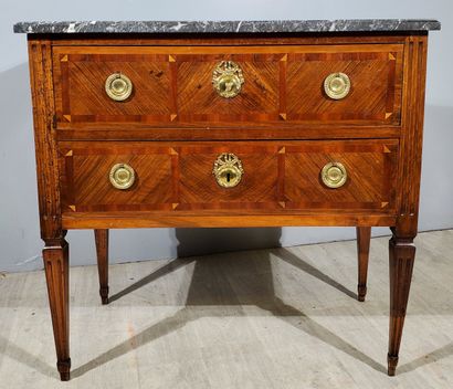 null Louis XVI style COMMODE 
Veneered wood, opening with two drawers that close...