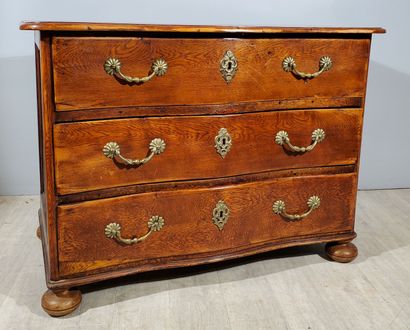 null Alsatian COMMODE
Solid oak, curved front opening with three drawers and one...