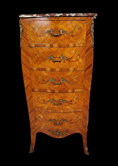 null Louis XV style CHIFFONIER
Curved on all sides. Flower inlay and rosewood frieze
Gilded...