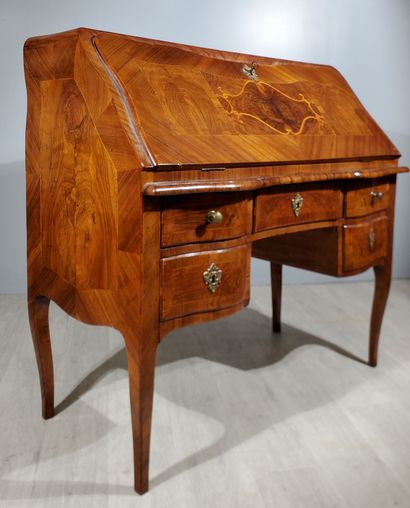 null Sloping walnut and walnut burl veneered SECRETARY, opening with a scalloped...