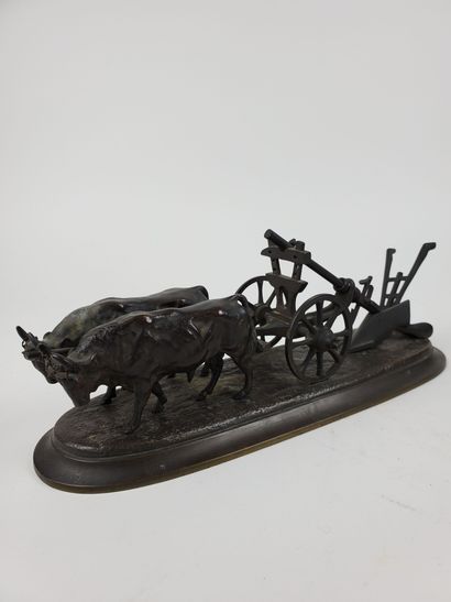 null 20th century school
"Yoked oxen pulling a plow".
Bronze subject with brown patina
Unsigned
H...