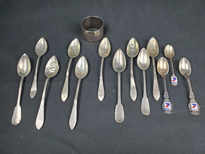 null LOT of silver including small spoons and napkin ring, Minerve hallmark
Total...