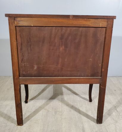 null Transition style COMMODE
Mahogany and rosewood veneer with diamond-shaped frieze
Opens...