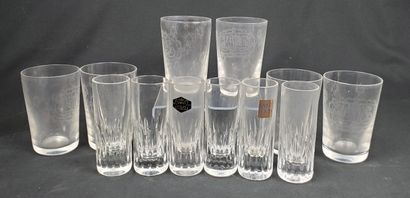 null SAINT LOUIS
Twelve clear crystal glasses with engraved arabesque motifs, including...
