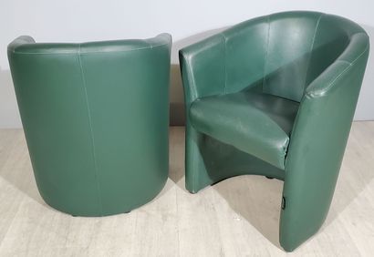 null ROMANCE LINE
Pair of cabriolet armchairs in green imitation leather
Ligne Romance"...