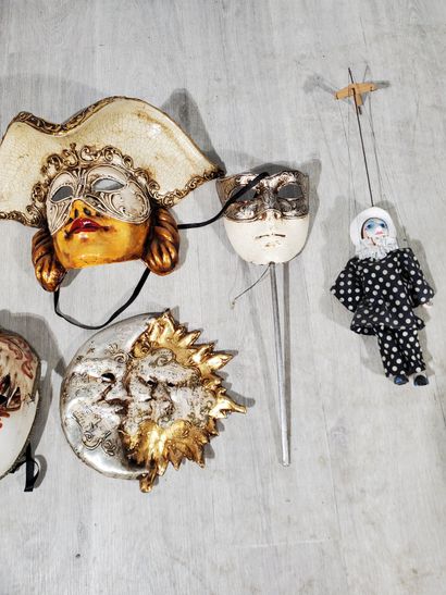 null VENICE
Seven masks on the theme of Carnival in Venice and a puppet
Dimensions...