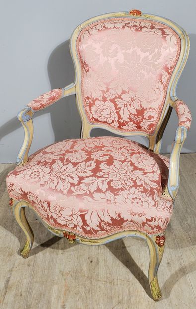 null FOUR Louis XV style SEATS
Comprising a bergère, two armchairs and a chair
Gilded...