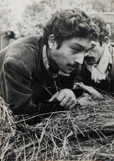 Lucien CLERGUE (1934) Gitans, vers 1960. Tirage d'époque sur papier argentique monté...