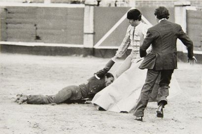 Anonyme Torera en Espagne, c.1975. 15 tirages d'époque sur papier argentique, divers...