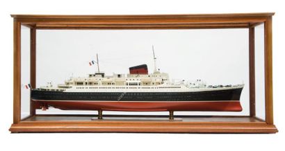 null Maquette du Paquebot Flandre Compagnie Générale Transatlantique. 117 x 49 x...