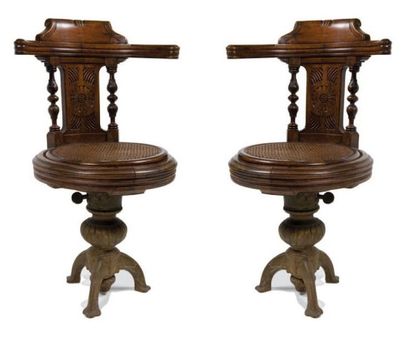 null Série de 4 chaises de salle à manger de paquebot Pied tripode. Fin XIXème siècle....