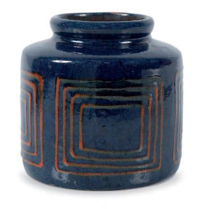 FRANCIS JOURDAIN (1876-1958) Vase de forme cylindrique à col retourné en céramique...