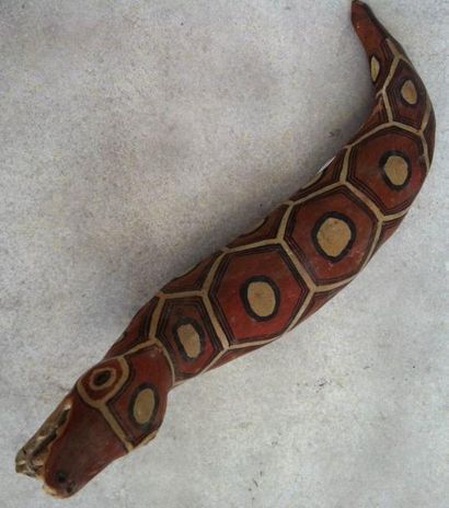 null Serpent. Sculpture en bois polychrome. L: 42 cm
