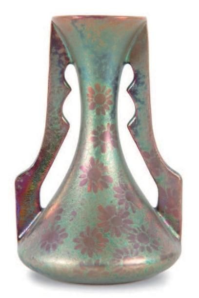 Clément MASSIER (1857-1933) Vase piriforme à deux anses d'inspiration hispano-mauresque...