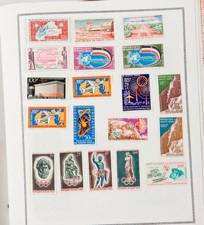 null PAYS INDÉPENDANTS D'AFRIQUE, CAMBODGE, LAOS timbres-poste neufs et oblitérés...