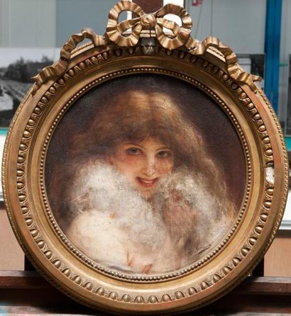 Adrien Henri TANOUX (1865-1923) Portrait d'une jeune femme. Huile sur toile de forme...