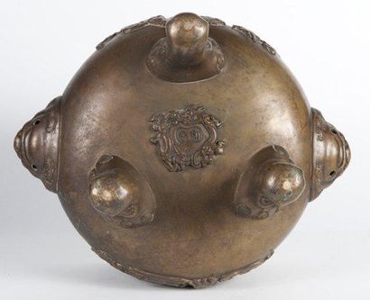 null Grand brûle-parfum tripode couvert en bronze Chine du Sud ou Indochine, fin...