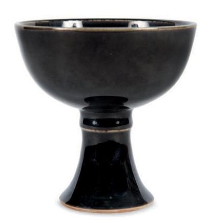 null Coupe à pied en porcelaine monochrome noir Chine, XVIII-XIXème siècle. La partie...
