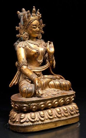 null Statuette de bodhisattva en bronze doré Art sino-tibétain. La divinité représentée...