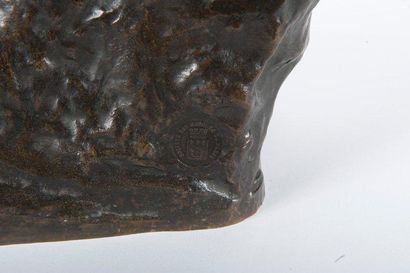 Emmanuel VILLANIS (1858-1914) Sapho. Sujet en bronze à patine brune nuancée. Signé...