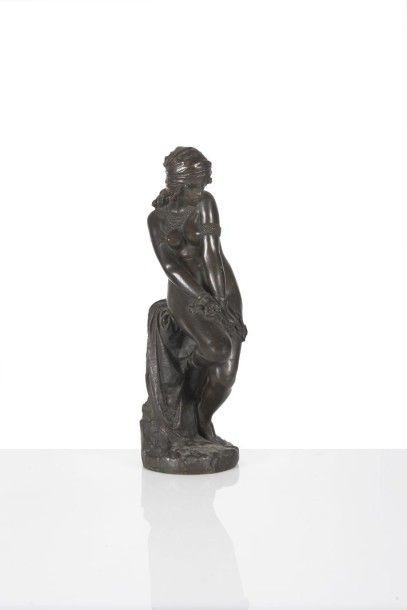 Giacomo GINOTTI (1845-1897) L?esclave nue. Bronze à patine noire. H: 50 cm