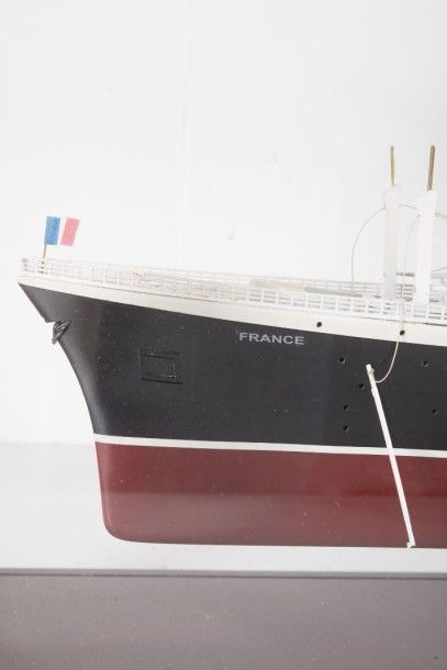 null Compagnie générale transatlantique - Paquebot France Maquette. 39 x 115 x 24...