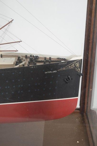 null Maquette du paquebot «Vaterlan» 54 x 158 x 30 cm
