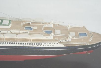 null L?Andrea Doria Maquette d?agence au 1/300ème. 33 x 84 x 18 cm